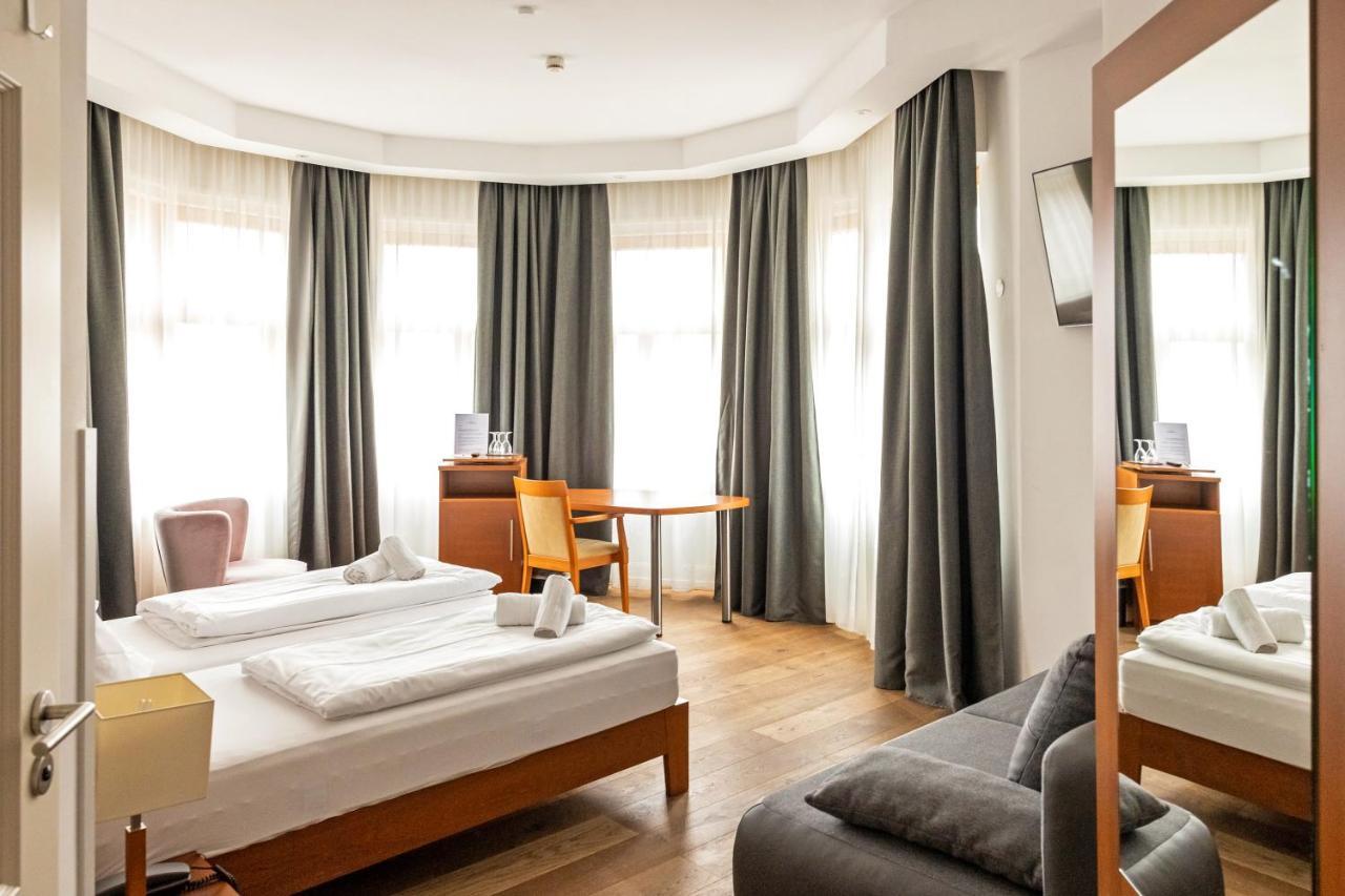 Hotel Graf Zeppelin Konstanz Ngoại thất bức ảnh
