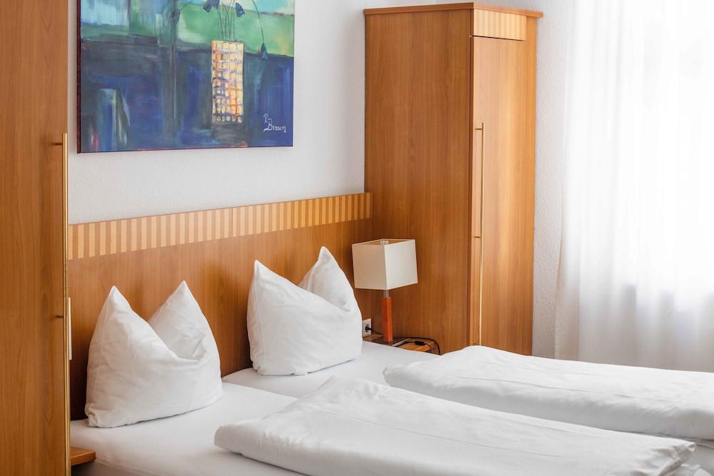 Hotel Graf Zeppelin Konstanz Ngoại thất bức ảnh