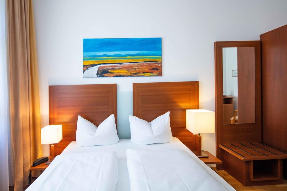 Hotel Graf Zeppelin Konstanz Ngoại thất bức ảnh