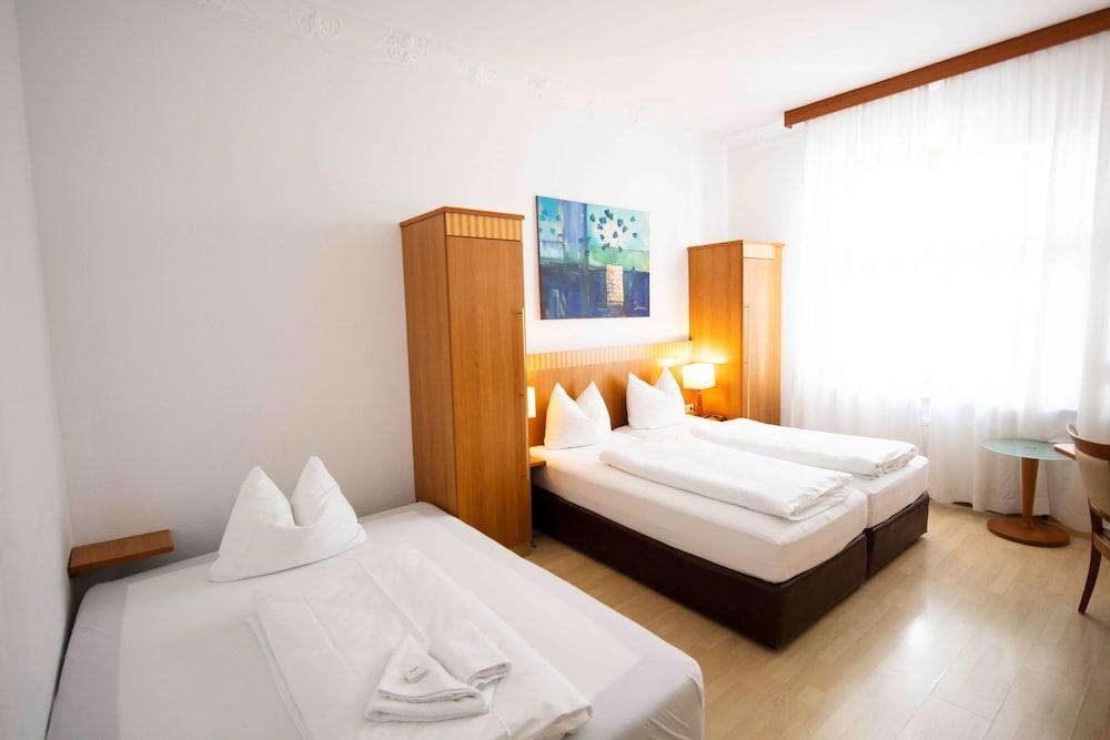 Hotel Graf Zeppelin Konstanz Ngoại thất bức ảnh