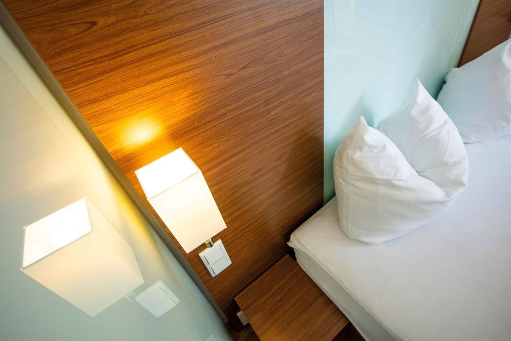Hotel Graf Zeppelin Konstanz Ngoại thất bức ảnh