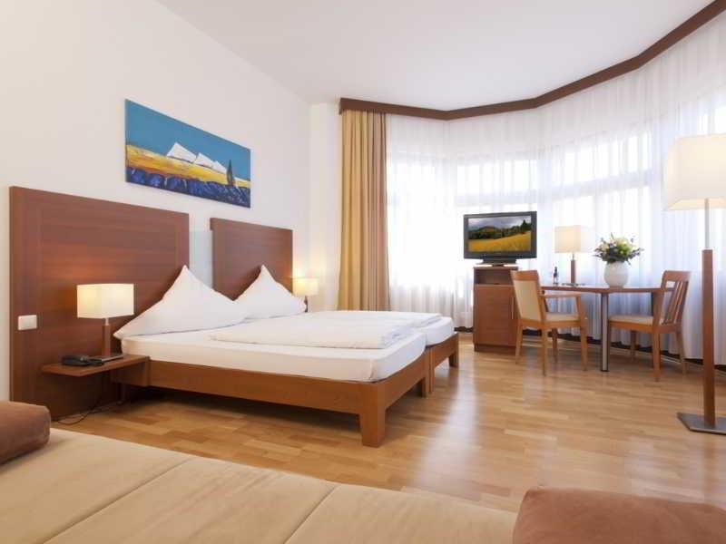 Hotel Graf Zeppelin Konstanz Ngoại thất bức ảnh